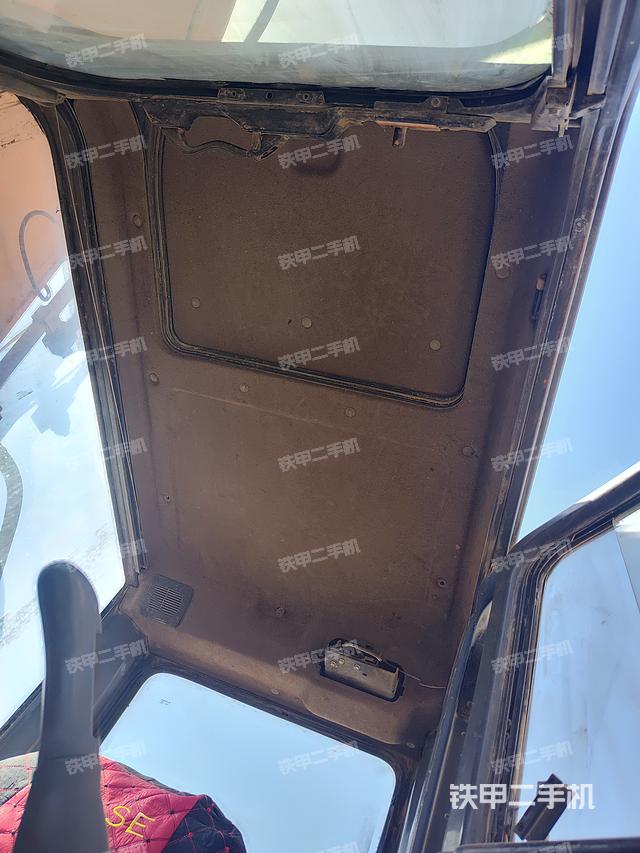 駕駛室頂部（整機(jī)外觀）