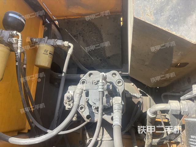 液壓泵艙室正面整體(整機(jī)外觀(guān)) 液壓泵艙室正面整體(整機(jī)外觀(guān))