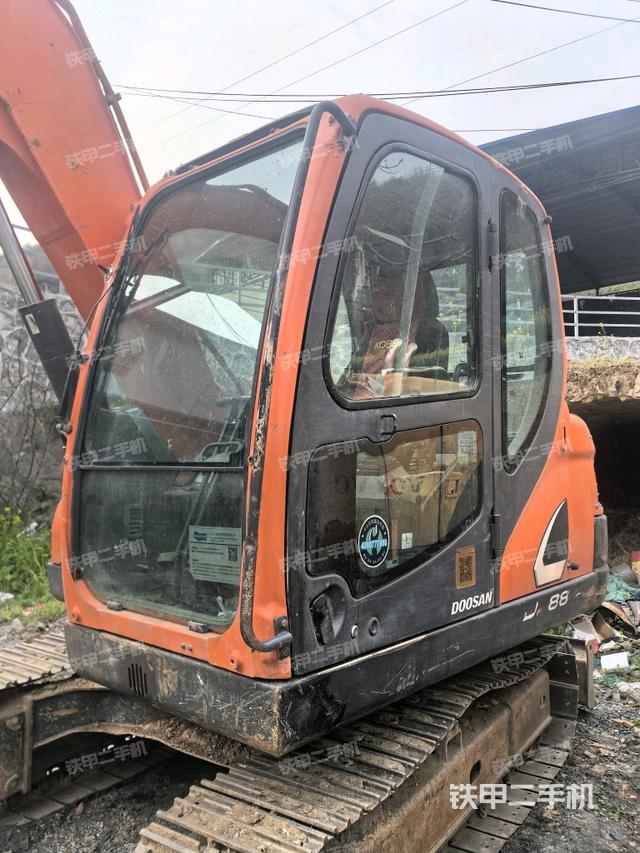  驾驶室正侧（驾驶室部分）