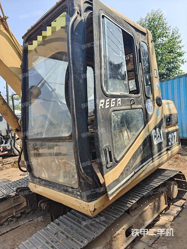 駕駛室整體（整機(jī)外觀）