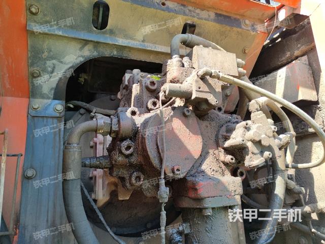 液壓泵斜45?右(大件艙室) 液壓泵斜45?右(大件艙室)