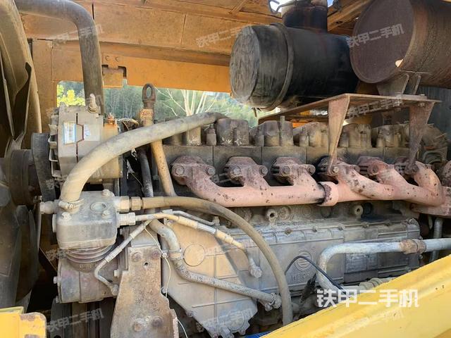 發(fā)動(dòng)機(jī)右側(cè)（整機(jī)外觀及大件）