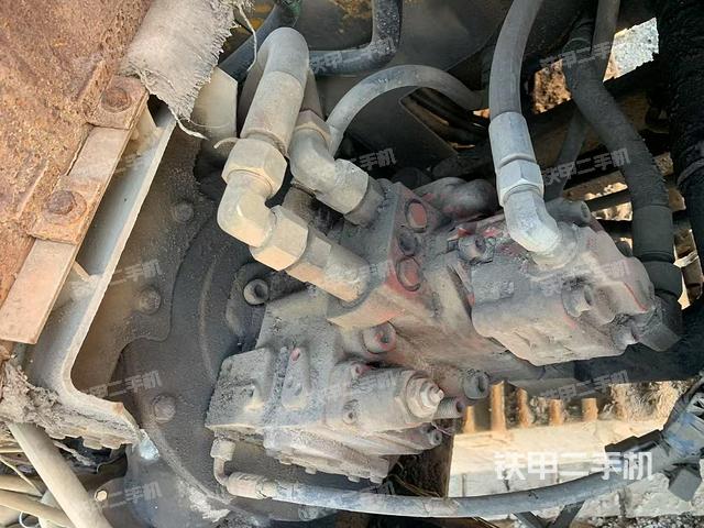 液壓泵艙室正面整體(整機(jī)外觀) 液壓泵艙室正面整體(整機(jī)外觀)