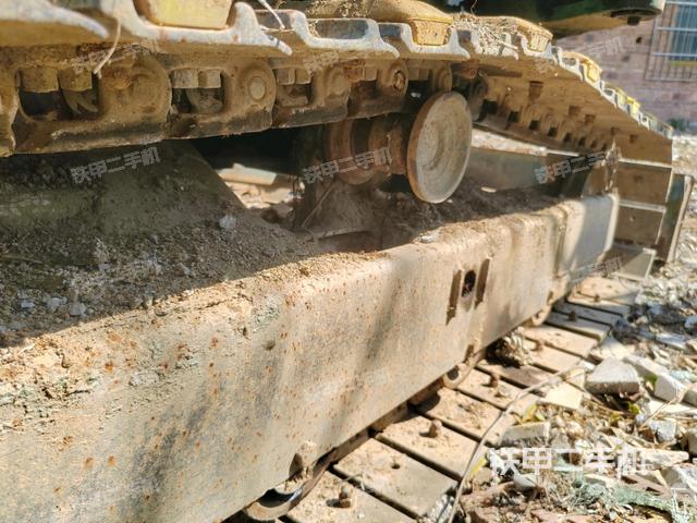 左側(cè)行走馬達蓋板（行走機構(gòu)）