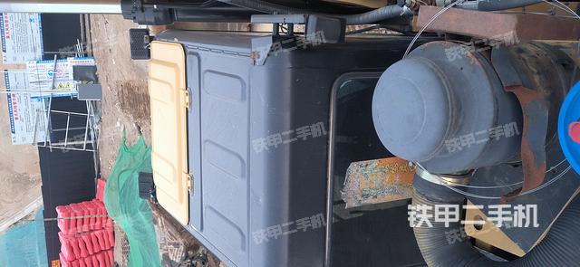 驾驶室顶部（整机外观）