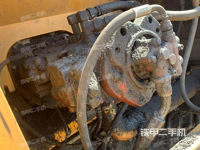 液壓泵艙室正面整體（整機(jī)外觀）