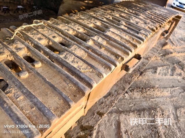 單側(cè)履帶整體（整機(jī)外觀）