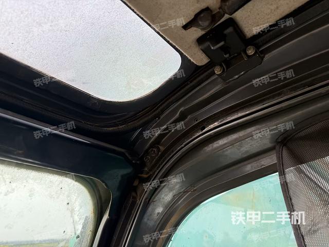 座椅右側(cè)控制臺(tái)/鑰匙門/油門/含右手柄（駕駛室部分）