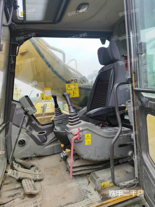 驾驶室整体（整机外观）