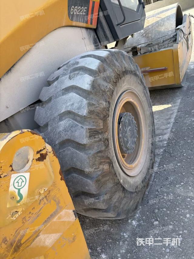 前車架正左側(cè)（壓路機(jī)前后車架）