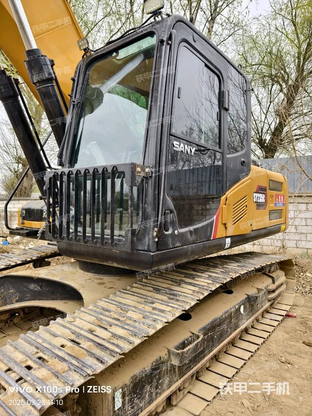 駕駛室整體(整機外觀) 駕駛室整體(整機外觀)