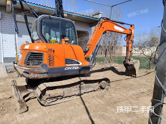 整機(jī)右后45°(整機(jī)外觀) 整機(jī)右后45°(整機(jī)外觀)