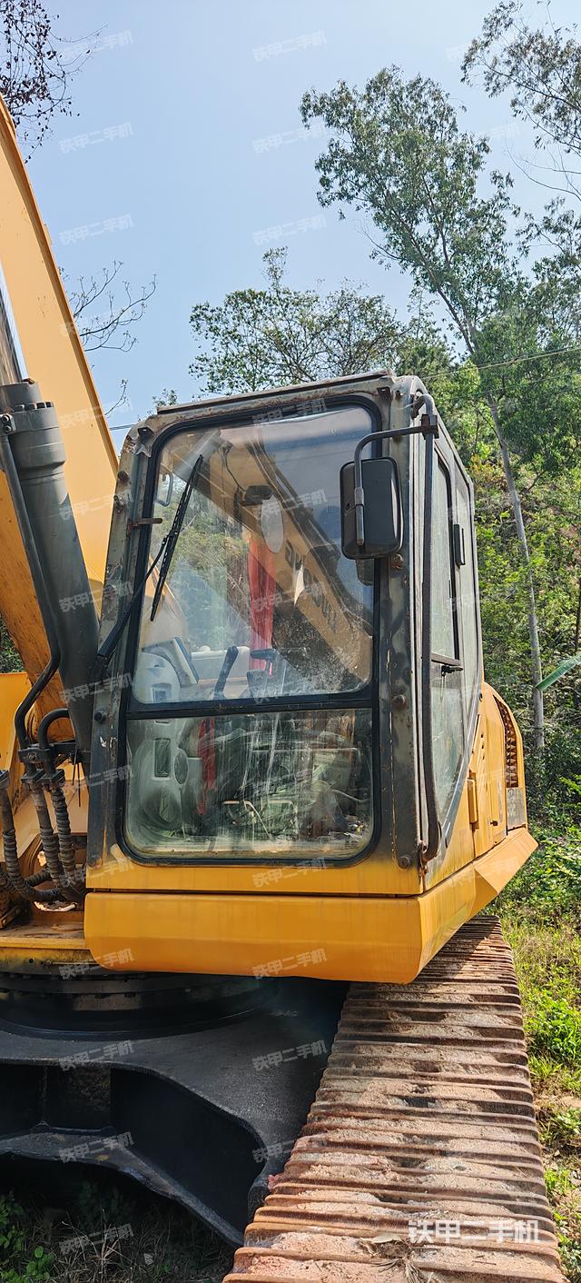 駕駛室整體（整機(jī)外觀）