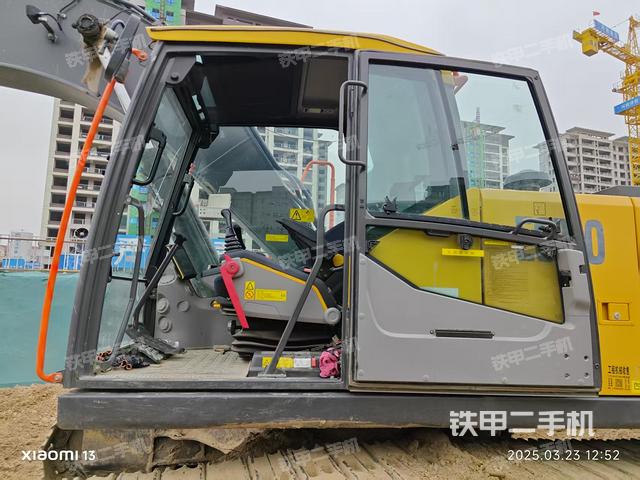 驾驶室整体（整机外观）