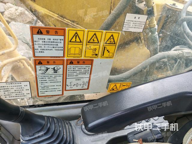 左后方玻璃角標(駕駛室部分) 左后方玻璃角標(駕駛室部分)