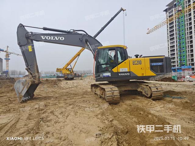 驾驶室顶部（整机外观）