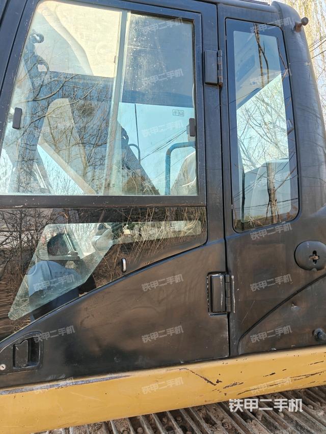 駕駛室正側(cè)（駕駛室部分）