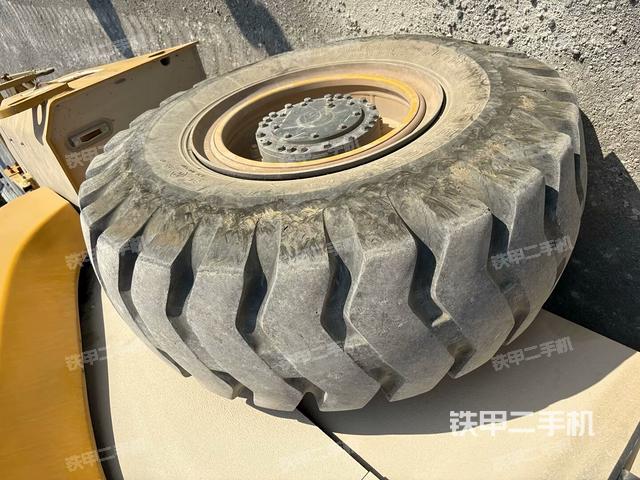 前車架正右側(cè)（壓路機(jī)前后車架）