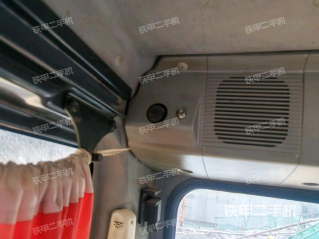 后窗玻璃角標(駕駛室部分) 后窗玻璃角標(駕駛室部分)