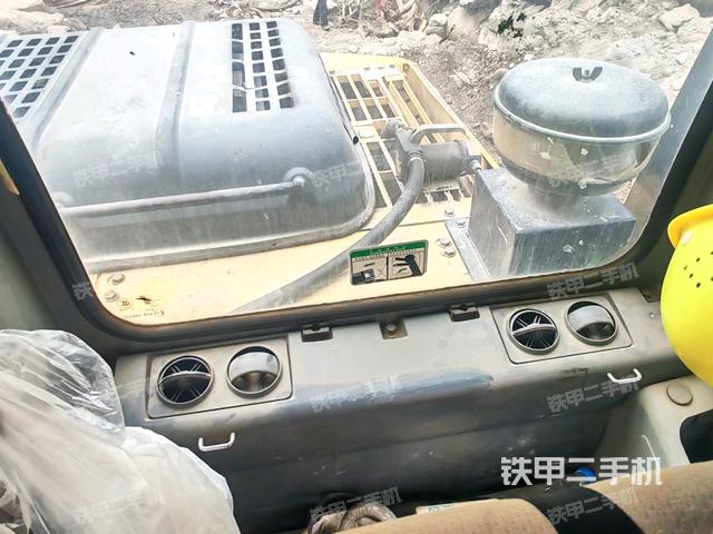 駕駛室左前45度(駕駛室部分) 駕駛室左前45度(駕駛室部分)