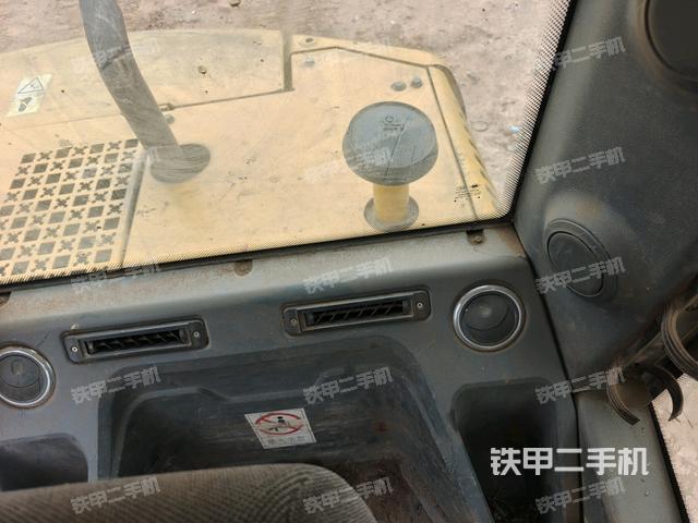 座椅后部(駕駛室部分) 座椅后部(駕駛室部分)