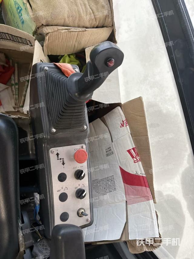 儀表盤全景（壓路機駕駛室）