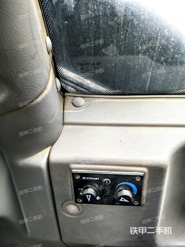 后窗玻璃角標(biāo)（駕駛室部分）