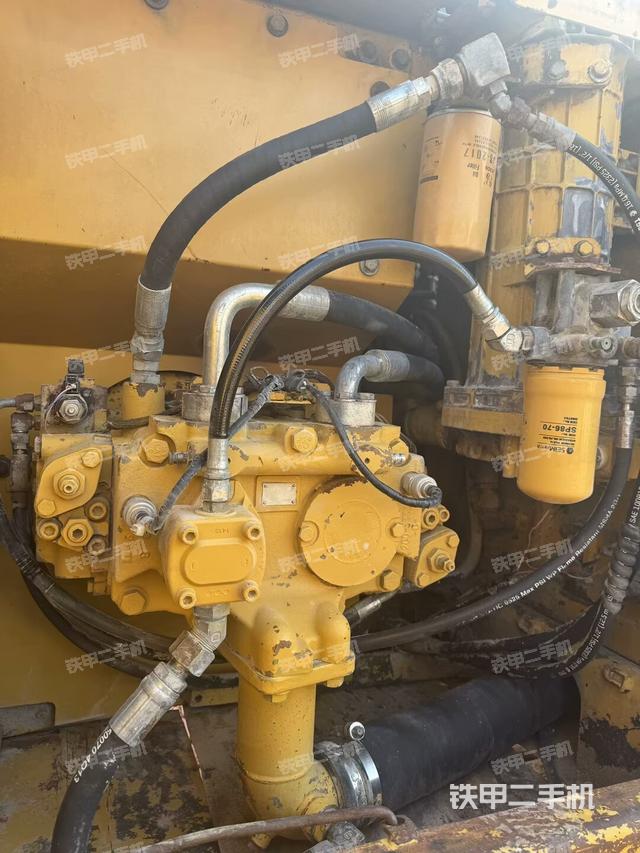 液壓泵斜45?左（大件艙室）