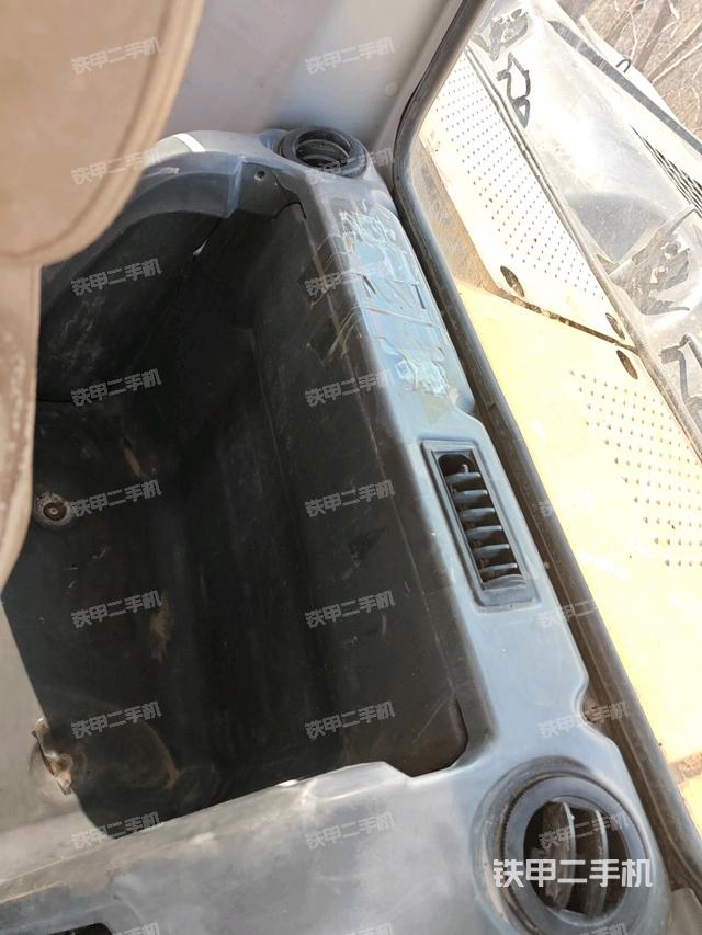 座椅后部（駕駛室部分）