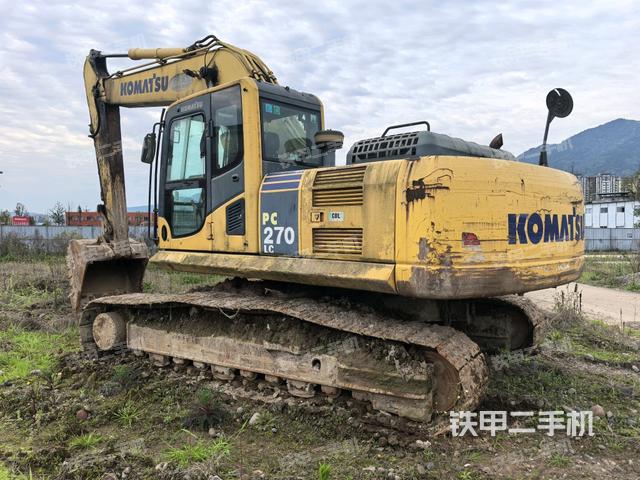 小松PC240LC-8M0挖掘机的设备实拍-第2张实拍照片