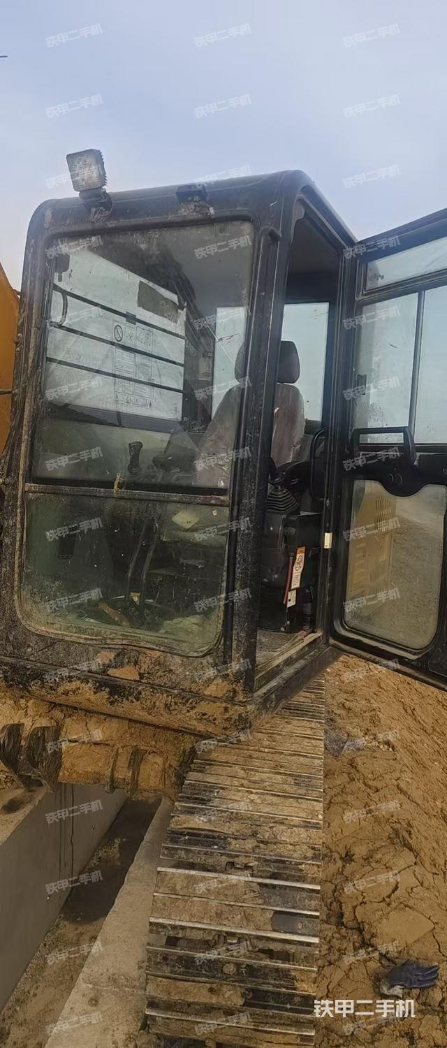 驾驶室整体（整机外观）