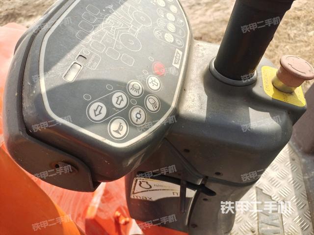 駕駛室外頂全景（壓路機(jī)駕駛室）