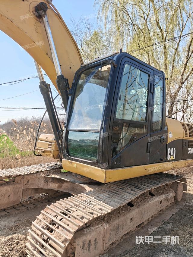 駕駛室左前45度（駕駛室部分）