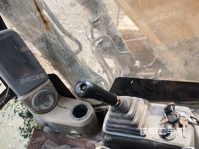 后窗玻璃角標(biāo)（駕駛室部分）