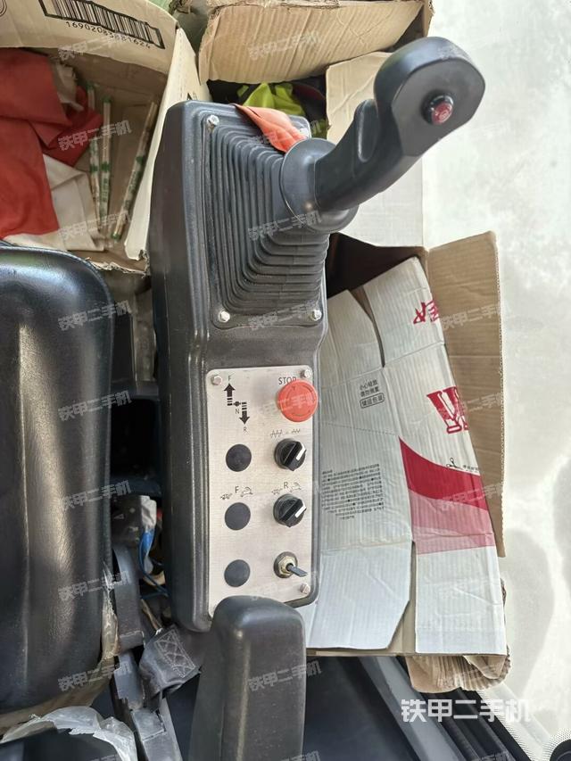 駕駛室外頂全景（壓路機駕駛室）