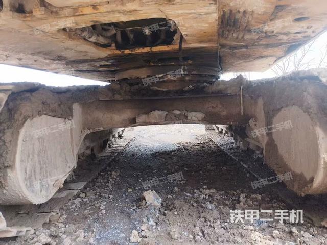 大臂油缸整體?豎拍（工作和回轉(zhuǎn)裝置）