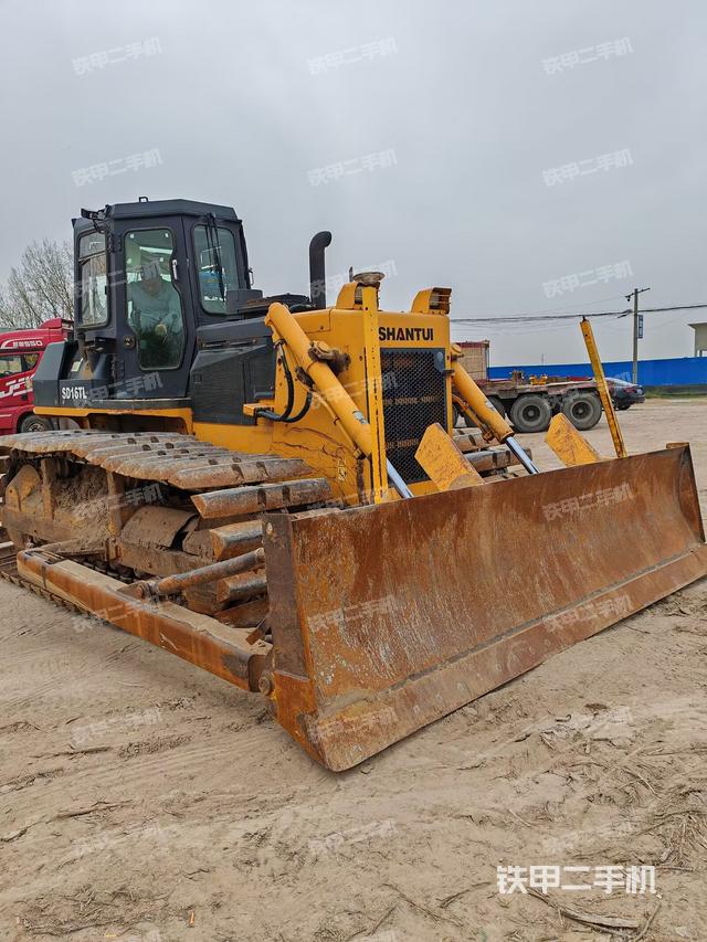 右前45°（推土機(jī)整車外觀）