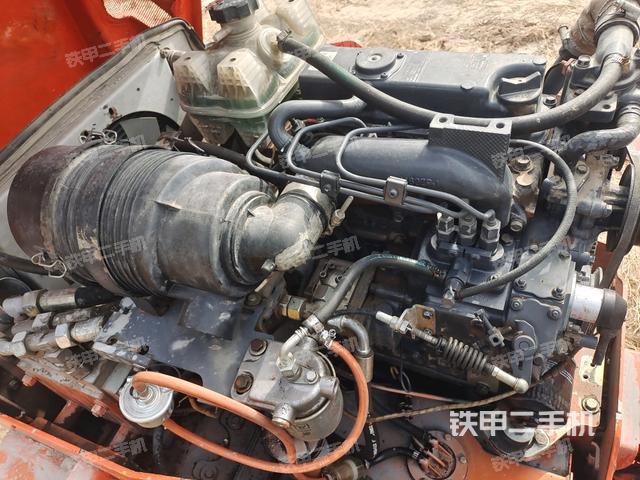 柴油泵全景（壓路機(jī)發(fā)動(dòng)機(jī)艙）