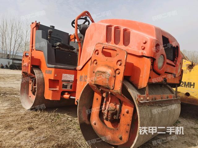 右前45°（壓路機(jī)整機(jī)外觀）