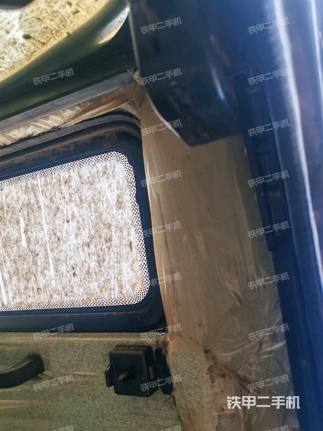 駕駛室左前45度(駕駛室部分) 駕駛室左前45度(駕駛室部分)