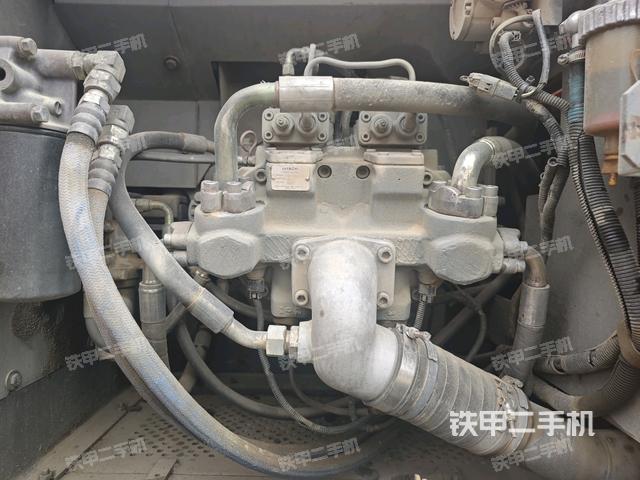 液壓泵斜45?左(大件艙室) 液壓泵斜45?左(大件艙室)