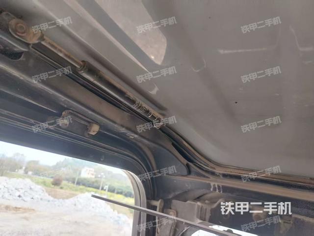 座椅右側(cè)控制臺(tái)/鑰匙門/油門/含右手柄（駕駛室部分）