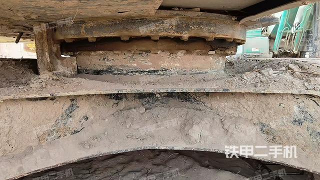 回转马达和主控阀（整机外观）