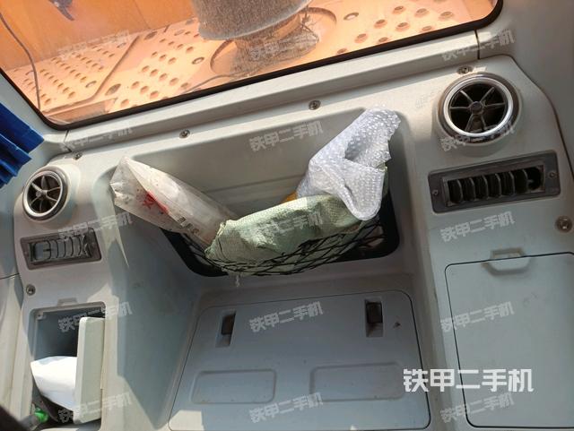 座椅后部(駕駛室部分) 座椅后部(駕駛室部分)