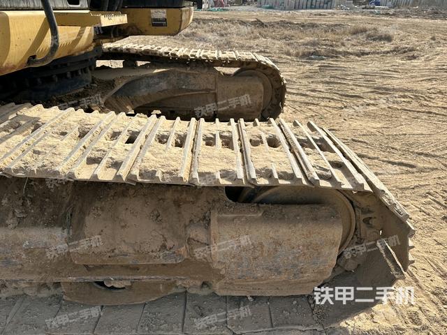 單側履帶整體（整機外觀）