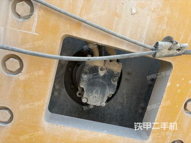 后輪左側(cè)全景（壓路機(jī)前后車架）