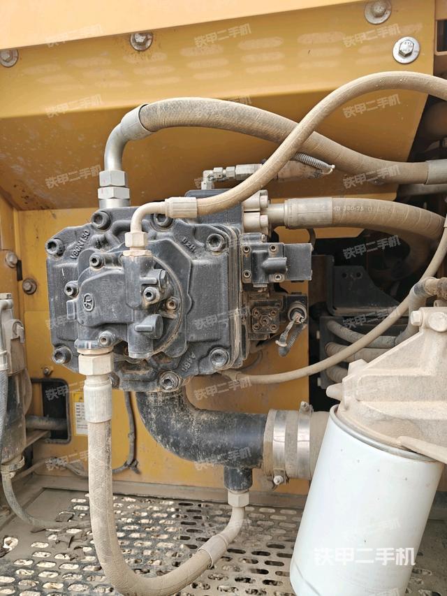 液壓泵斜45?左(大件艙室) 液壓泵斜45?左(大件艙室)