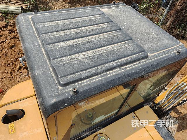 驾驶室顶部（整机外观）