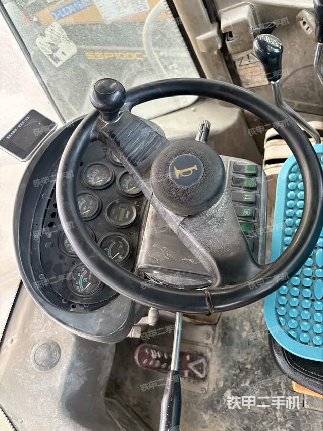 駕駛室正側(cè)(駕駛室部分) 駕駛室正側(cè)(駕駛室部分)