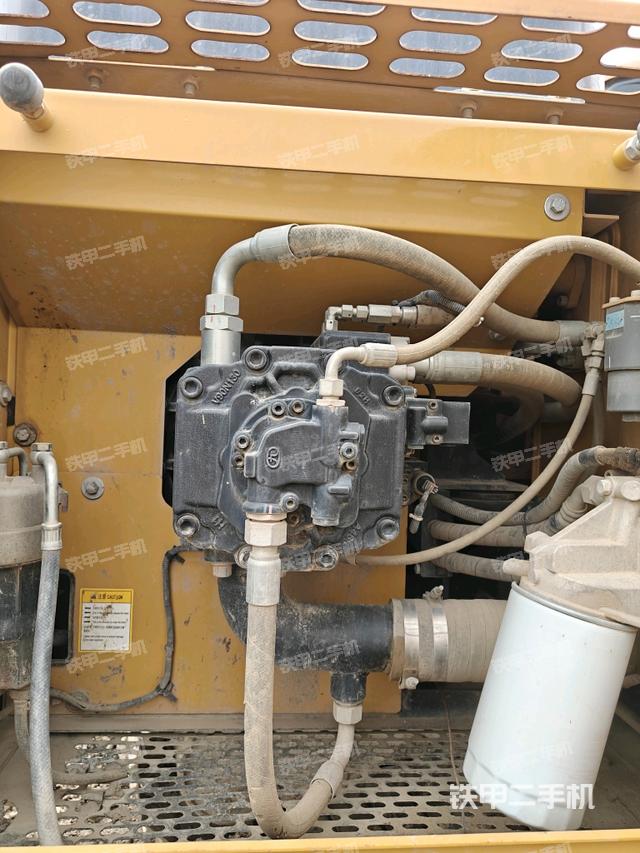 液壓泵室(大件艙室) 液壓泵室(大件艙室)